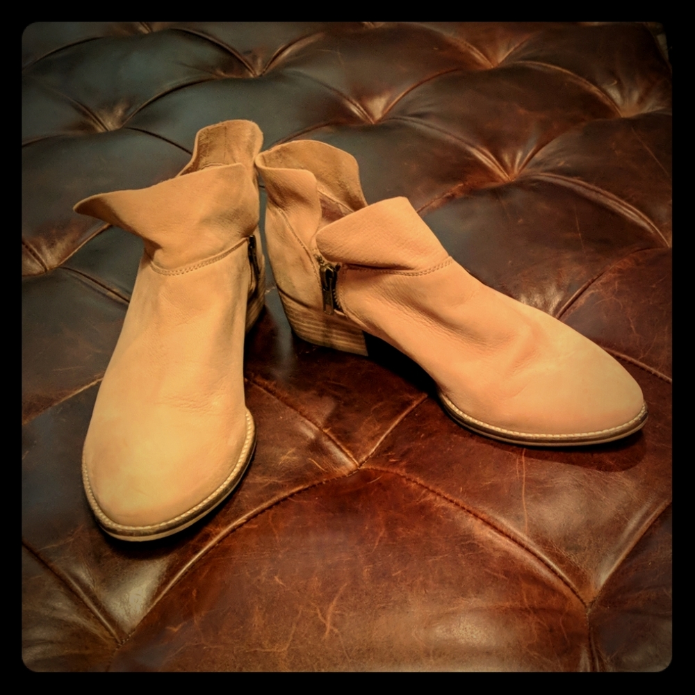 Seychelles tan beige suede leather boots booties
